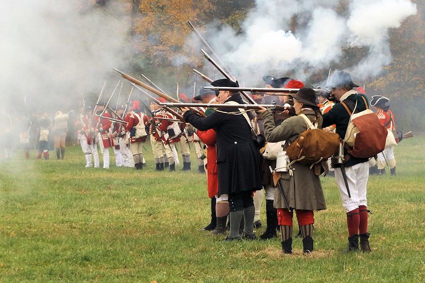 Battle of the Red Horse Tavern Reenactment - Sudbury Companies of Militia and Minute - Wayside Inn