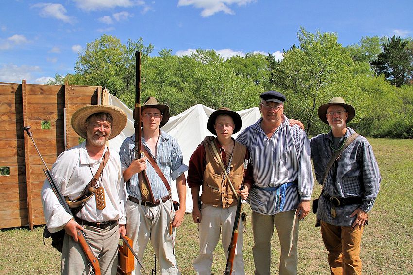 Lakes Country Mountaineers Black Powder Rendezvous - Lake Country Mountaineers Black Powder Club - Pioneer Village Grounds